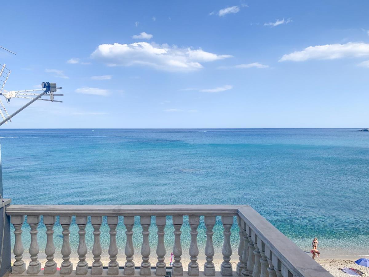 Maremare Apartments Giardini-Naxos Exterior foto